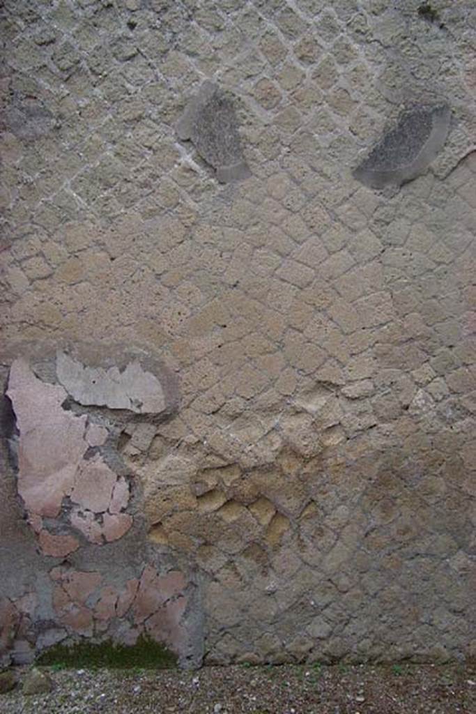 Ins Or II, 10, Herculaneum. January 2002. North wall of shop room.
Photo courtesy of Nicolas Monteix.